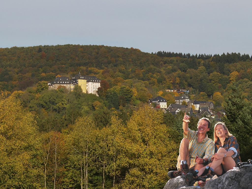 Hotel Zum Weissen Stein Kirchen  エクステリア 写真