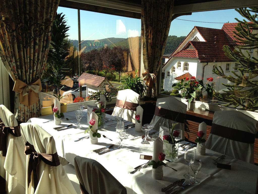 Hotel Zum Weissen Stein Kirchen  エクステリア 写真