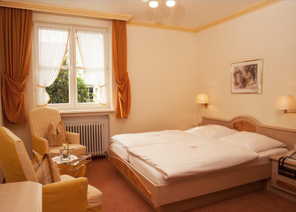 Hotel Zum Weissen Stein Kirchen  部屋 写真